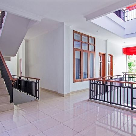 Reddoorz @ Plemburan Hotel สเลมาน ภายนอก รูปภาพ
