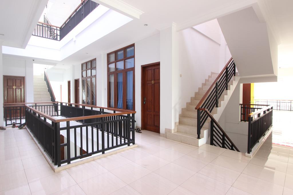 Reddoorz @ Plemburan Hotel สเลมาน ภายนอก รูปภาพ