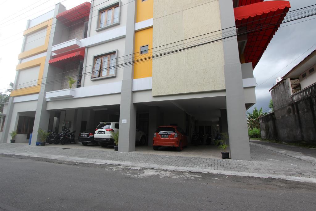 Reddoorz @ Plemburan Hotel สเลมาน ภายนอก รูปภาพ