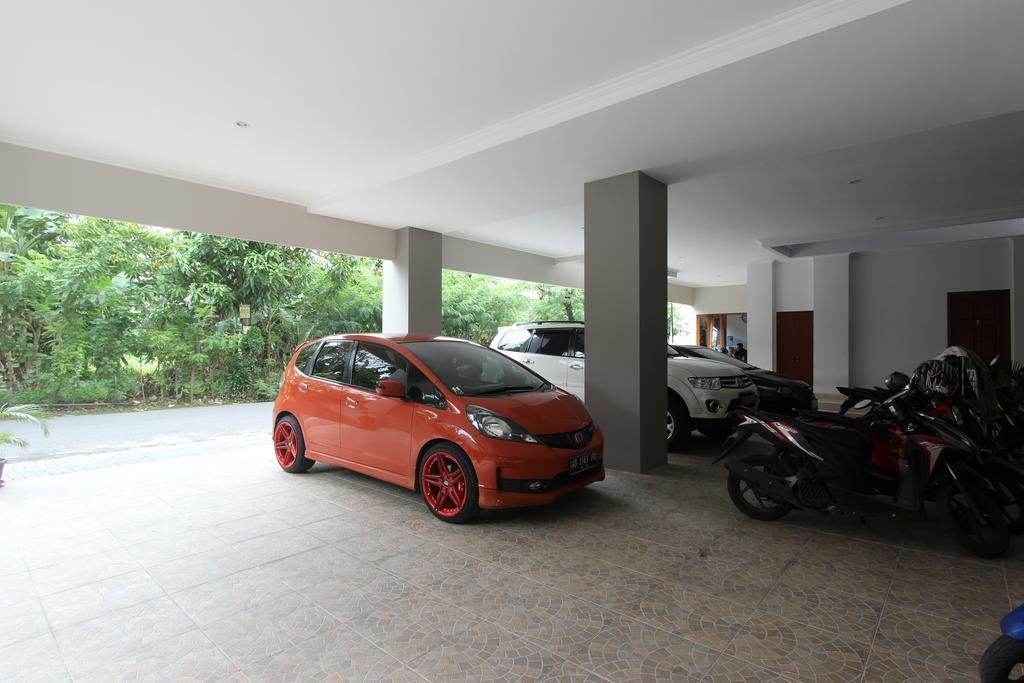 Reddoorz @ Plemburan Hotel สเลมาน ภายนอก รูปภาพ