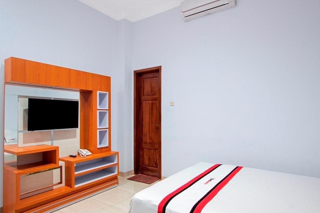 Reddoorz @ Plemburan Hotel สเลมาน ภายนอก รูปภาพ